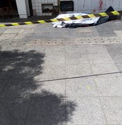 Idoso morre em calçadão da rua do Comércio, em Maceió