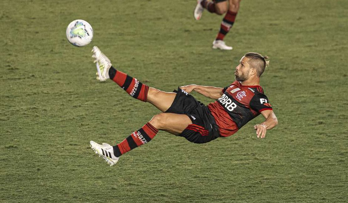 Santos tem dois gols anulados pelo VAR e perde do Flamengo