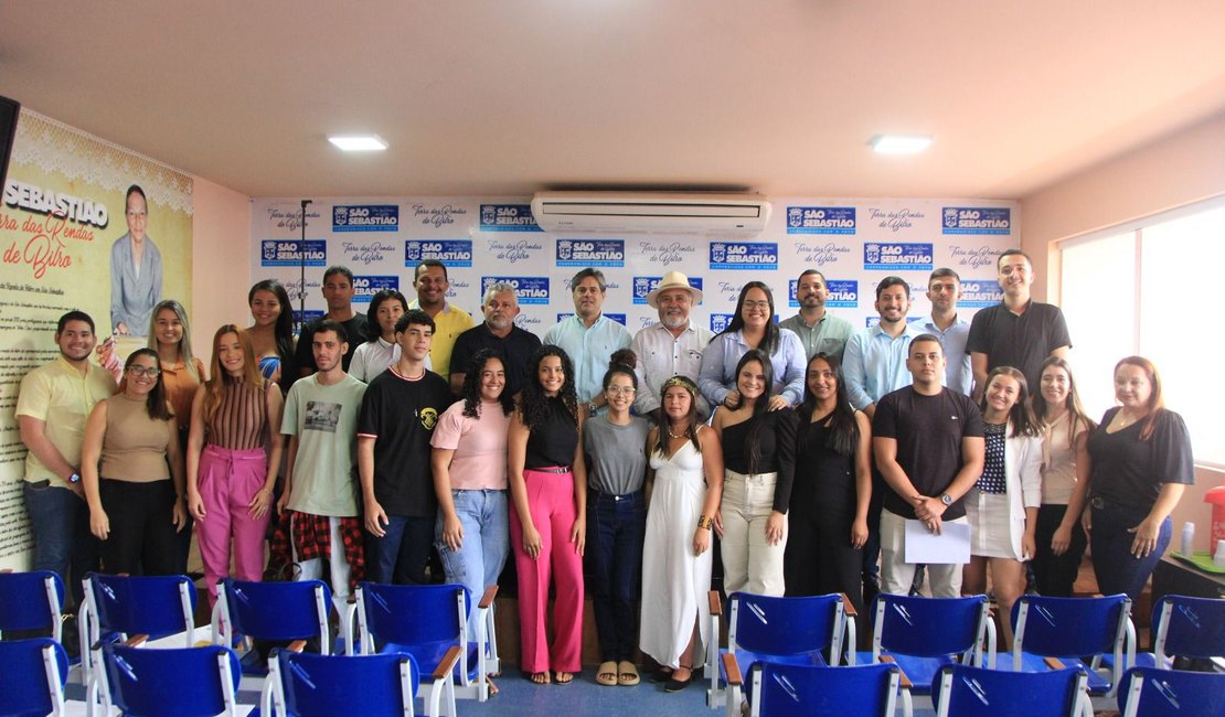 Membros do Conselho Municipal da Juventude tomam posse em São Sebastião
