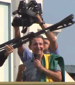 STF suspende queixa-crime contra Bolsonaro por 'fuzilar petralhada'