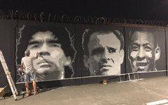 Santos homenageia Maradona em muro do CT Rei Pelé