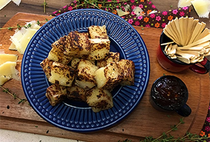 Dadinho de tapioca com queijo coalho