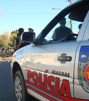 Dupla rouba motocicleta e foge da polícia, em Arapiraca