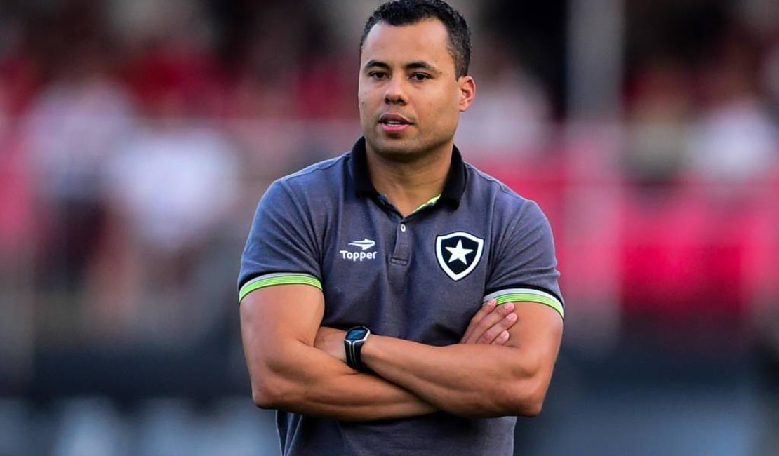 Jair Ventura comunica ao Botafogo que está fora e assume o Santos