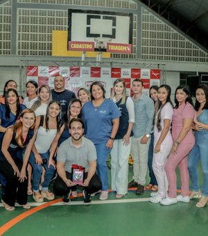 Guilherme Lopes e servidores da Saúde celebram sucesso da campanha contra Covid em Penedo