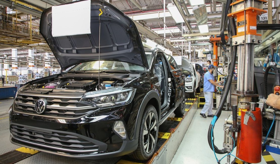 Volkswagen suspenderá produção no Brasil em razão de agravamento da pandemia