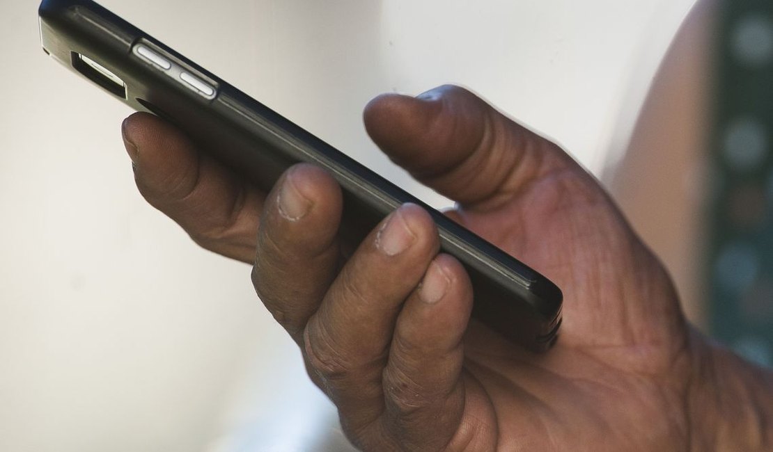 Bloqueio de celulares irregulares em Alagoas acontece em março