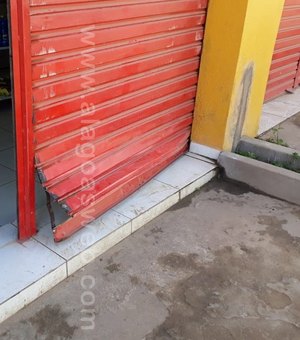 Criminosos arrombam e furtam supermercado em São Miguel dos Campos
