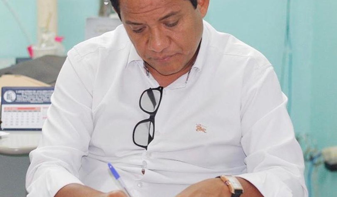 Sem prestar contas de gastos com Covid, prefeito de Palmeira dos Índios pede mais 30% em orçamento