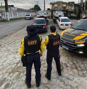 Equipes da SMTT combatem transporte clandestino de passageiros em Maceió