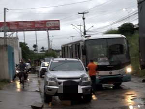 Acidente de trânsito em Arapiraca causa danos materiais nos dois veículos envolvidos