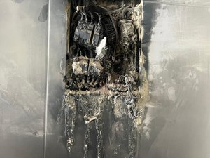 Princípio de incêndio atinge apartamento no bairro da Ponta Verde