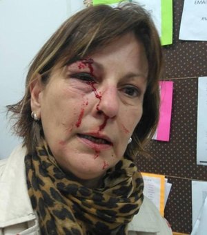 Professora é agredida com socos após repreender aluno 