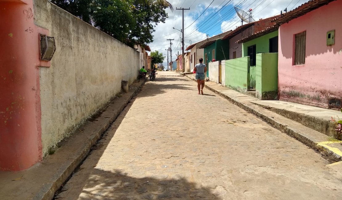 [Vídeo] Quati: entre o crescimento urbano e a carência de infraestrutura sobrevive em Arapiraca