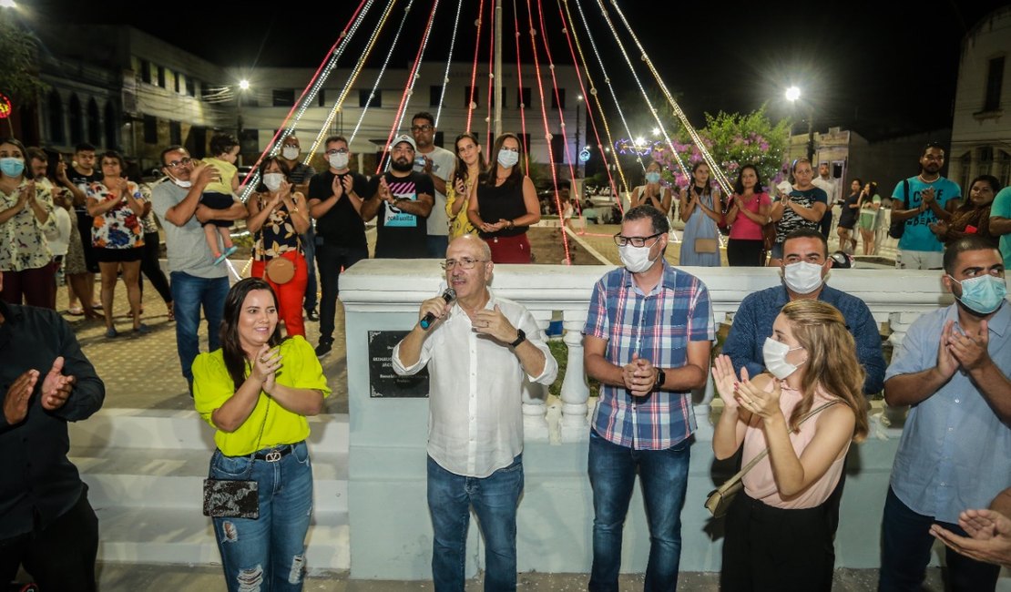 Prefeitura de Penedo realiza inauguração da Praça Jácome Calheiros no Centro Histórico da cidade