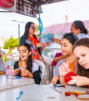 Prefeitura promove atividades lúdicas e educativas para crianças no Mercado do Artesanato