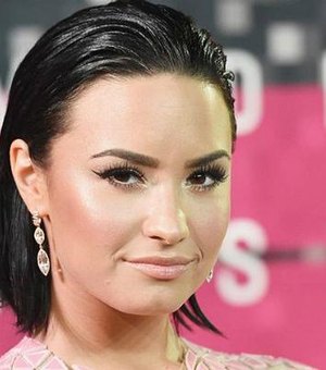 Demi Lovato revela que pretende fazer acampamento para celebridades