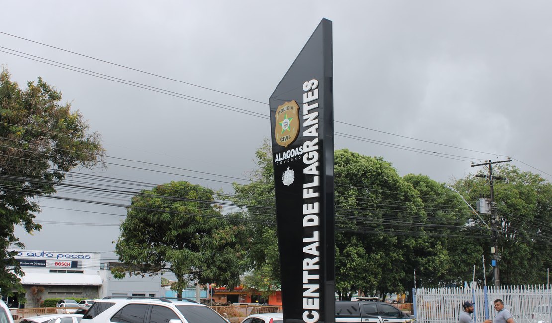 Dupla é presa por tráfico de drogas e adulteração de veículo em Maceió