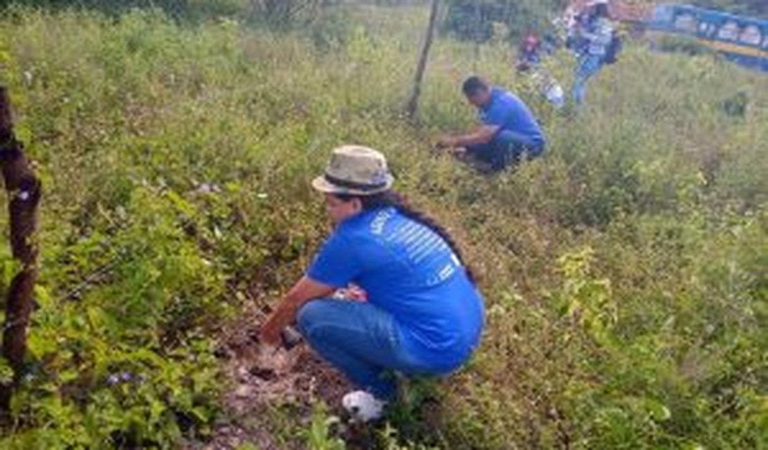 Prefeitura de Limoeiro de Anadia e Com-vidas realizam plantio de mudas na área do antigo lixão