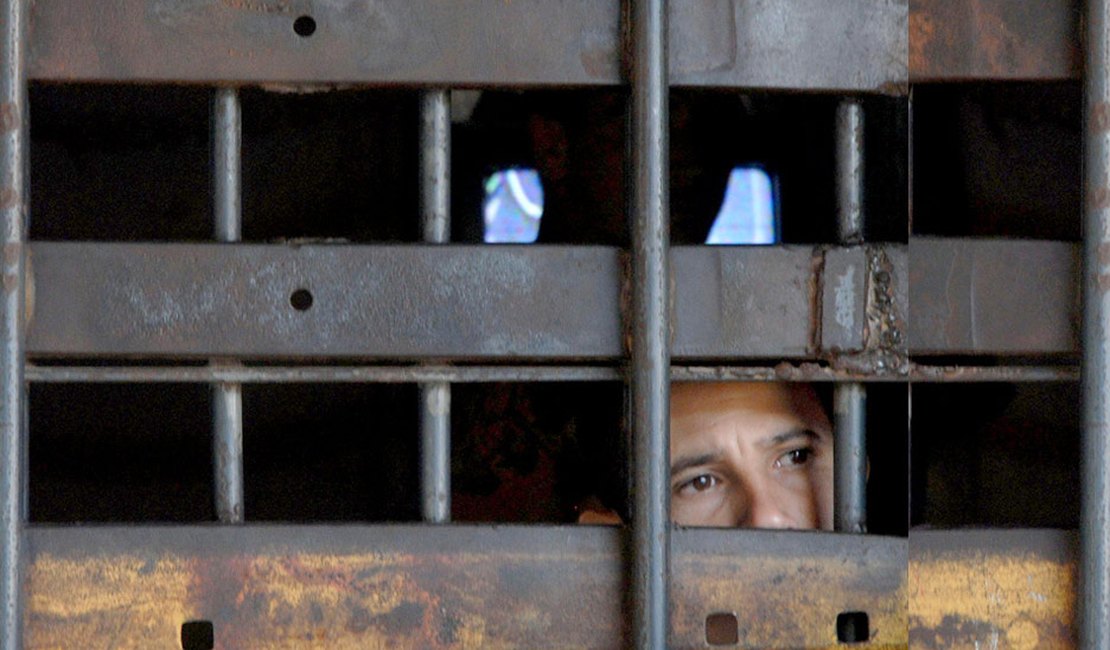 Homem mantém esposa em cárcere privado em Arapiraca