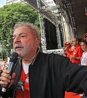 Lula passa mal após discursar durante quase uma hora