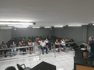 Servidores da Câmara Municipal de Arapiraca fazem reunião para discutir categoria
