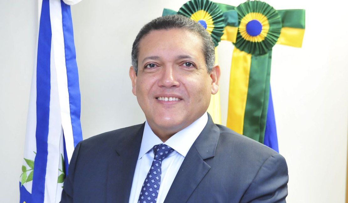 Bolsonaro nomeia Kassio Nunes Marques como ministro do STF