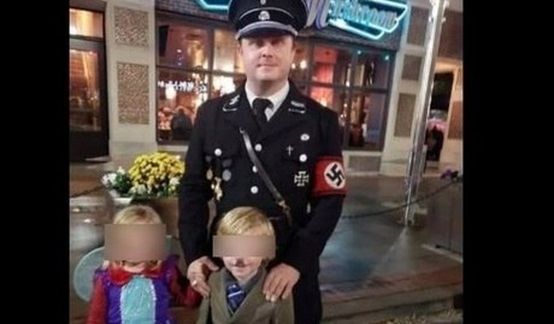 Homem se desculpa por fantasiar filho de cinco anos de Hitler nos EUA
