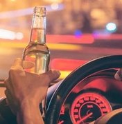 Homem é detido por embriaguez após ser flagrado dirigindo o veículo com lata de cerveja