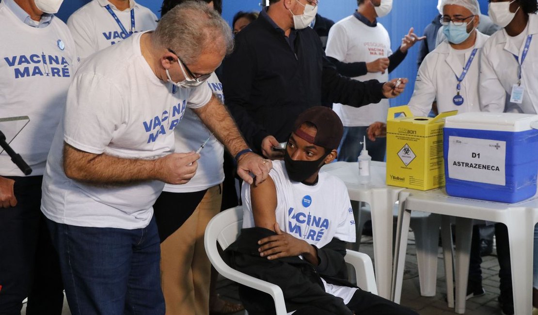 Ministro Marcelo Queiroga pede que brasileiros se imunizem com a segunda dose