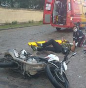Motociclista cruza canteiro da Avenida Ceci Cunha e é arremessado de veículo