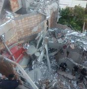 Desabamento de casa de três andares deixa vítimas na Grande BH