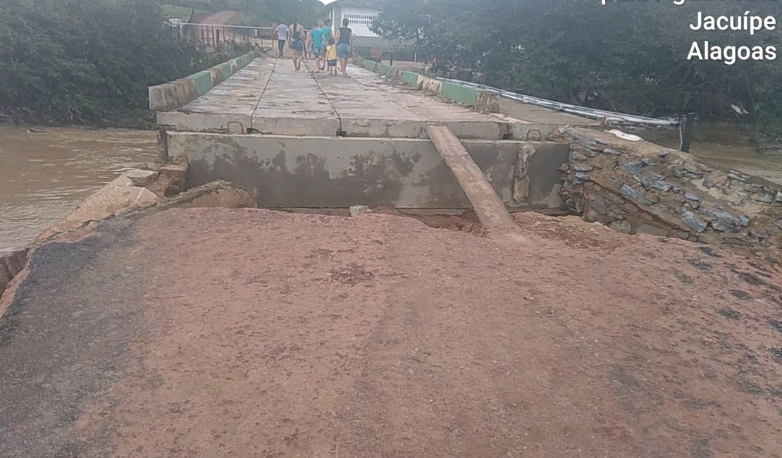 Ponte que liga AL e PE em Jacuípe está interditada