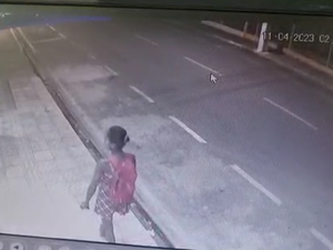 [Vídeo] Câmera de segurança flagra tentativa de arrombamento a ótica no Centro de Arapiraca