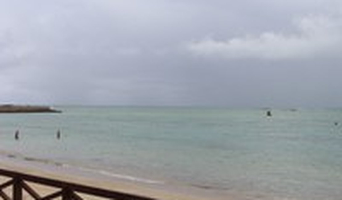 Tempo nublado com chuvas leves em Alagoas; Confira a previsão do tempo para este final de semana