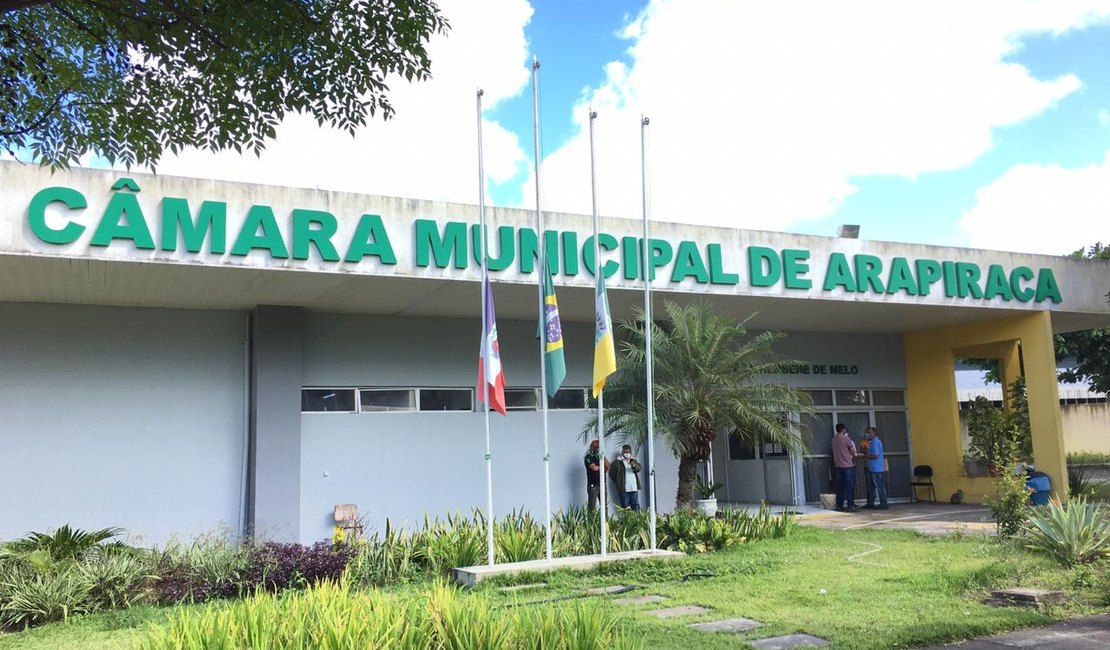 Câmara de Arapiraca decreta luto pela morte de Teófilo e vice foi impedida de assumir Prefeitura