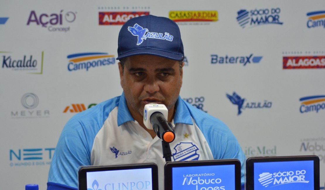 Marcelo Cabo lamenta falta de reforços para o jogo decisivo