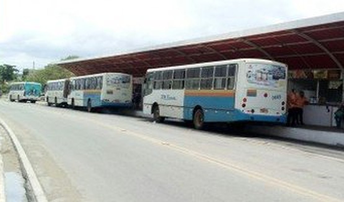 Com redução de horários, empresas de ônibus antecipam férias de funcionários em Arapiraca