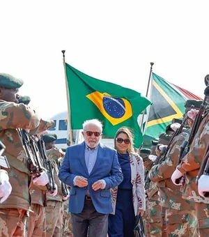 Presidente Lula chega à África do Sul para participar de reunião do Brics