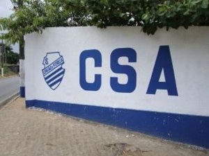 CSA  faz treinos com portões fechados e Didira se machuca na academia
