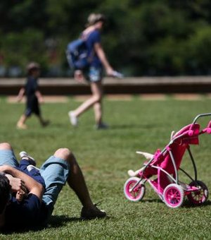 Duração de licença-paternidade reforça desigualdade na criação dos filhos