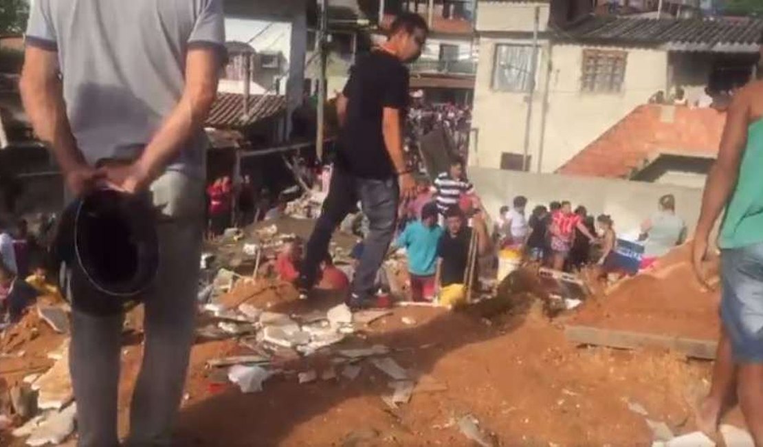 Já são 14 pessoas mortas em deslizamento em Niterói