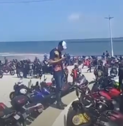 [Vídeo] Motociclistas se aglomeram em praia no Pontal de Coruripe e geram polêmica na cidade