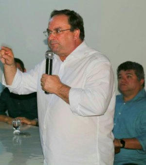 Luciano Barbosa participa de encontro em Brasília