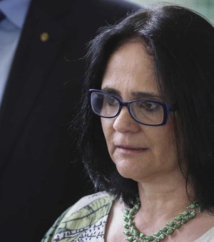 Damares apresenta a Moro proposta para agravar pena de abuso sexual