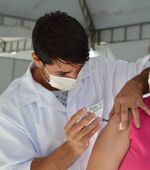 Alagoas aplicou 2.851.408 doses das vacinas contra covid-19