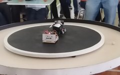 No dojô, robôs disputam o somô das máquinas criadas por estudantes do Ifal