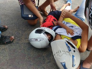Mulher e criança ficam feridas após colisão entre motocicletas