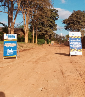 [Vídeo] Prefeitura retoma obras de pavimentação asfáltica no Cangandu