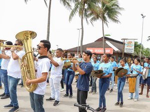 Assistência Social de Maragogi promove desfile do CRAS e inaugura banda fanfarra